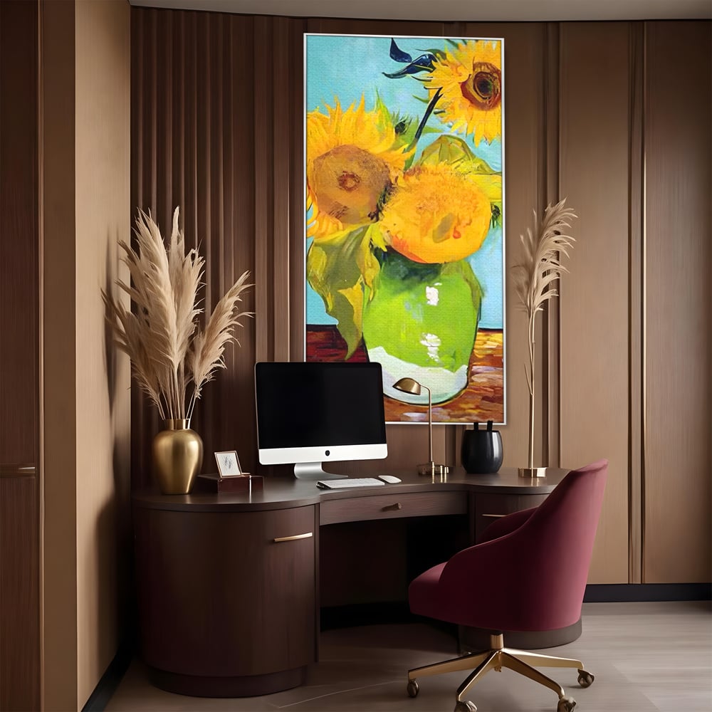 Tablou canvas cu tablou canvas cu floarea soarelui in vaza, in rama de aluminiu argintiu, pe perete intr-un birou